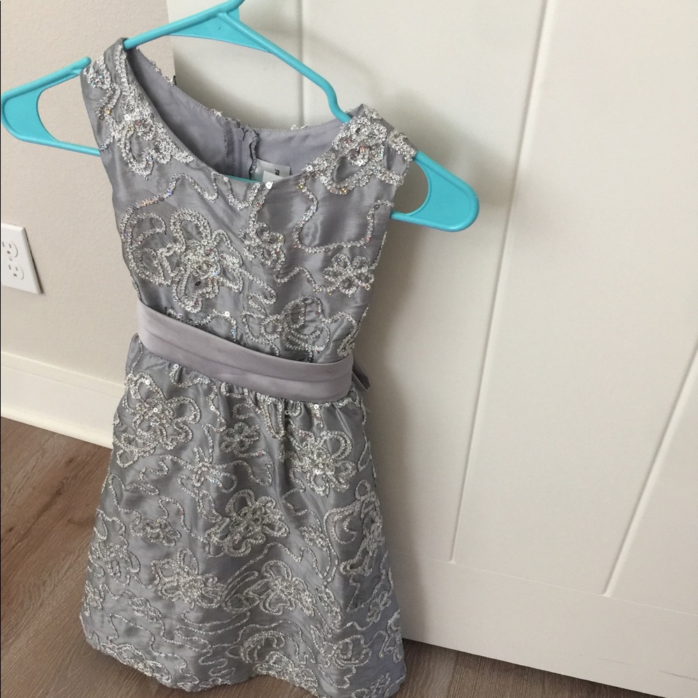 Girls dress